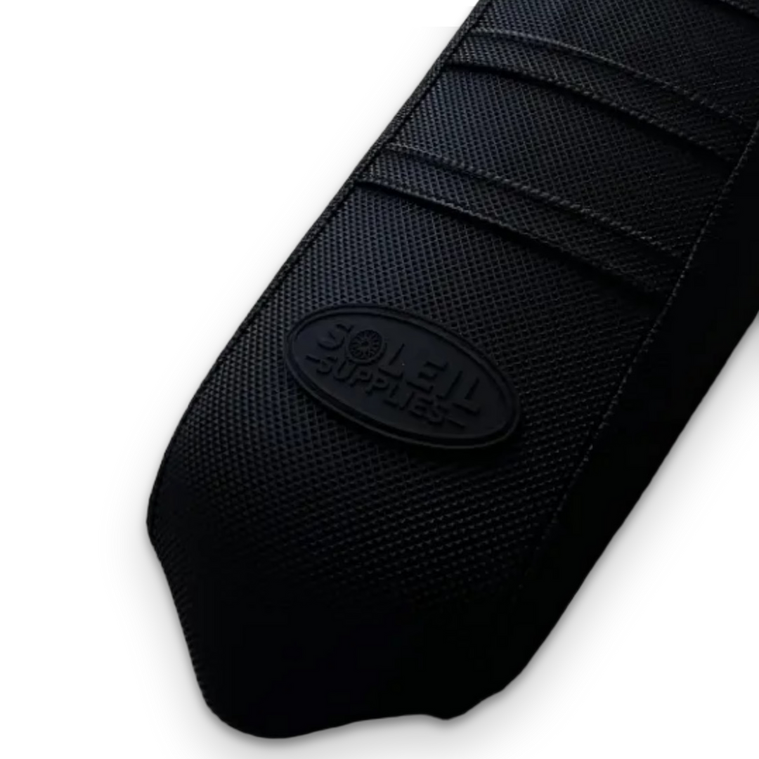 Tuttio Soleil 01 most-aggressive grip seat cover close-up